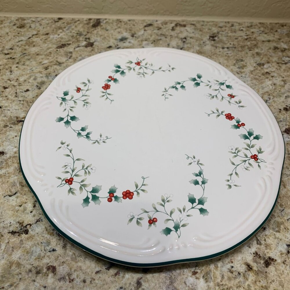 Pfaltzgraff Winterberry Cheese Tray with matching knife - Picture 2 of 10